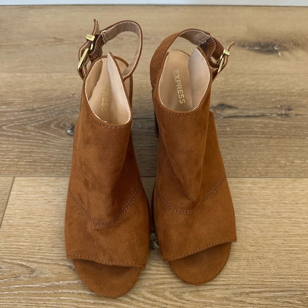 Express peep toe heeled booties brown 8 - Picture 2 of 9